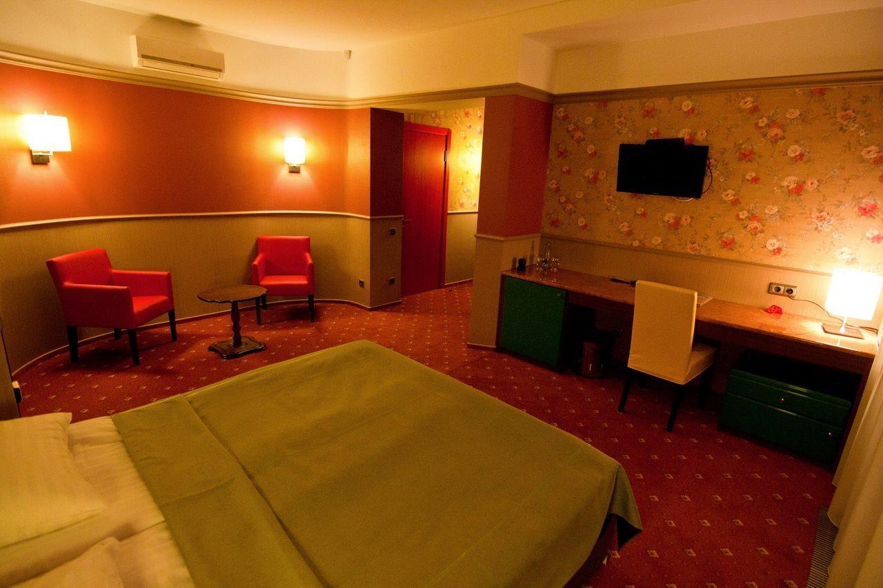 Road Star Hotel Dnipro Exterior foto